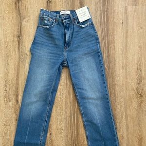 Abercrombie & Fitch - Ankle Straight Ultra High Rose Jeans